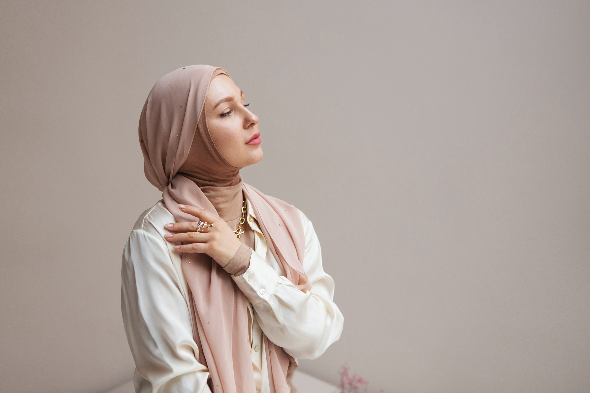 beautiful-woman-wearing-hijab (1)