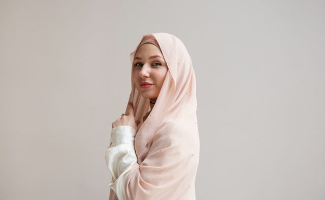 beautiful-woman-wearing-hijab (2)