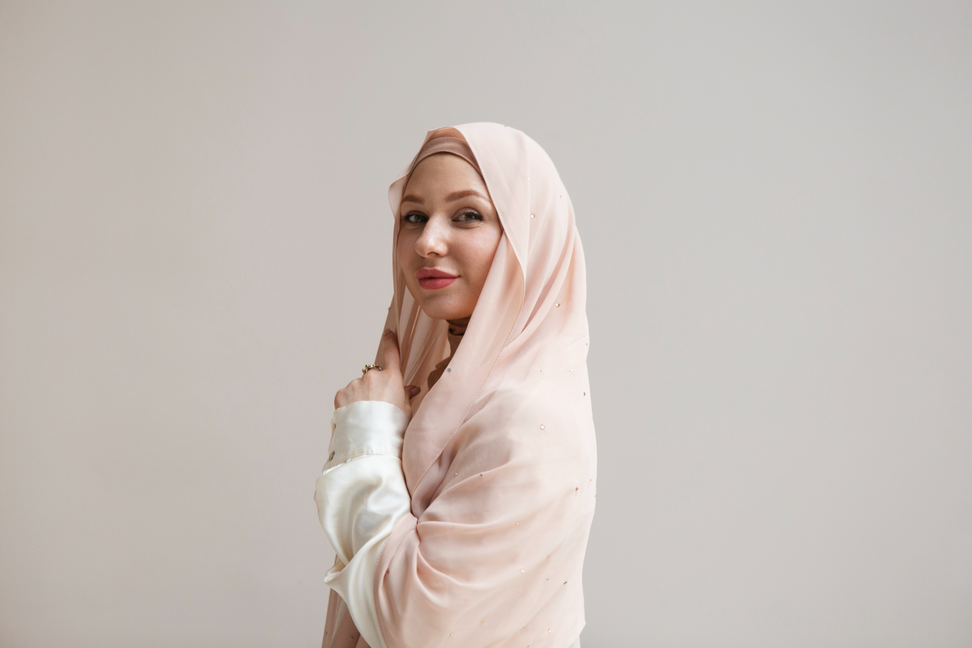 beautiful-woman-wearing-hijab (2)