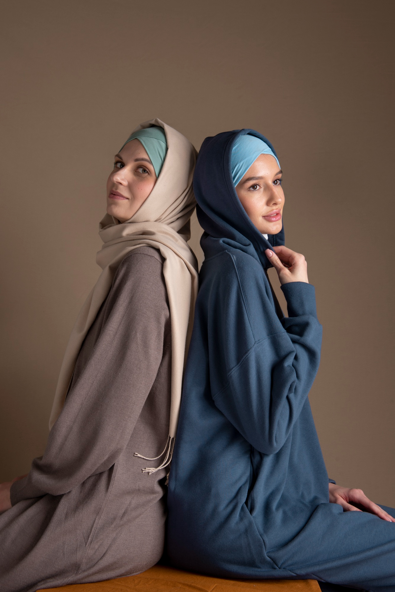 medium-shot-women-sitting-together